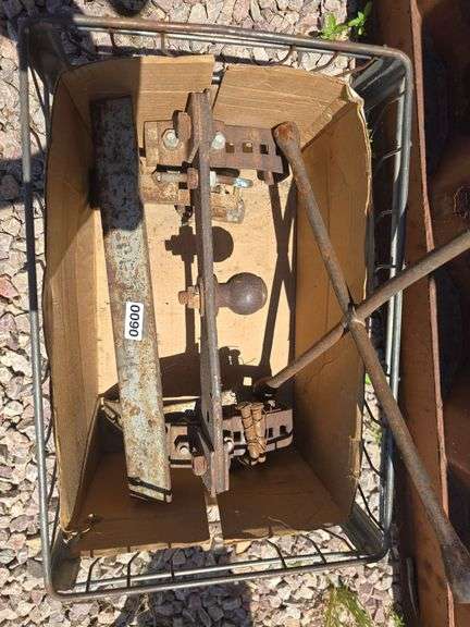 HITCH AND 4-WAY LUG WRENCH.