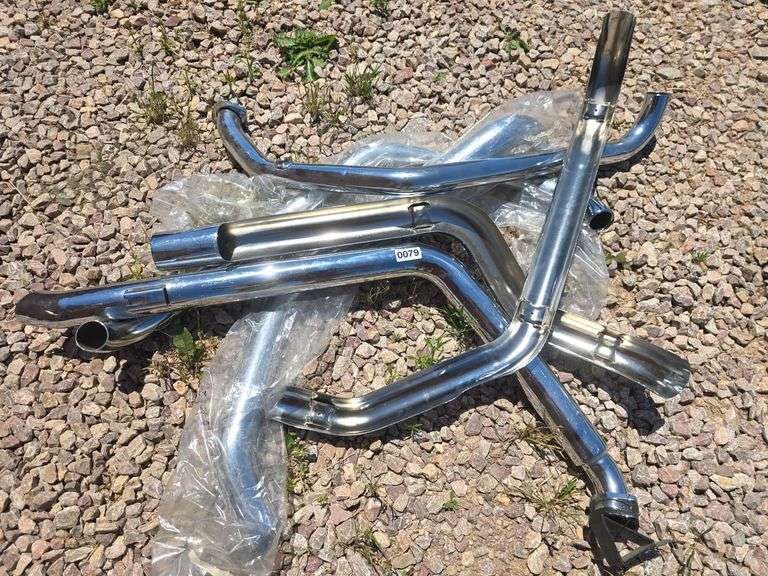 CHROME MOTORCYCLE EXHAUST PARTS.