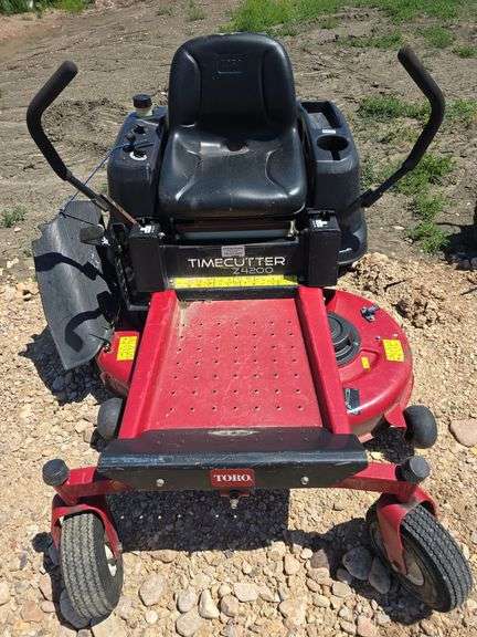 TORO ZERO TURN MOWER, RUNS BUT DOESN'T MOVE.