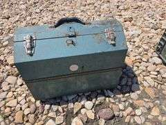 METAL TOOL BOX WITH FITTINGS.