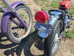 2- SUZUKI PARTS BIKES, MAKE ONE OUT OF THE 2. ***NO TITLES.***