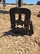 PIPE VISE.