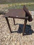 METAL STAND.