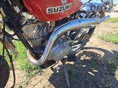 2- SUZUKI PARTS BIKES, MAKE ONE OUT OF THE 2. ***NO TITLES.***