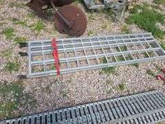 FOLDING ALUMINUM RAMP.