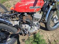 2- SUZUKI PARTS BIKES, MAKE ONE OUT OF THE 2. ***NO TITLES.***