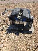 REESE R-16 SLIDING 5TH WHEEL HITCH.