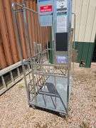 METAL ROLLING CART.