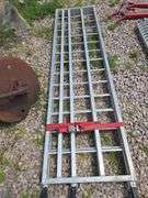 FOLDING ALUMINUM RAMP.