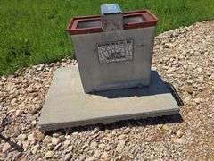 HOSKINS AUTO WATERER WITH HEATER. WITH SLAB OF CONCRETE.