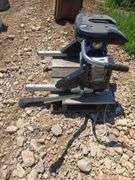 REESE R-16 SLIDING 5TH WHEEL HITCH.