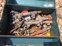 METAL TOOL BOX WITH FITTINGS.