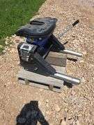 REESE R-16 SLIDING 5TH WHEEL HITCH.