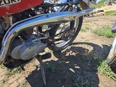 2- SUZUKI PARTS BIKES, MAKE ONE OUT OF THE 2. ***NO TITLES.***
