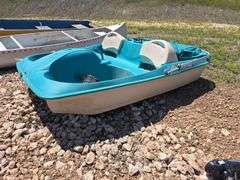 4 PERSON PADDLE BOAT. ***NO TITLE!***