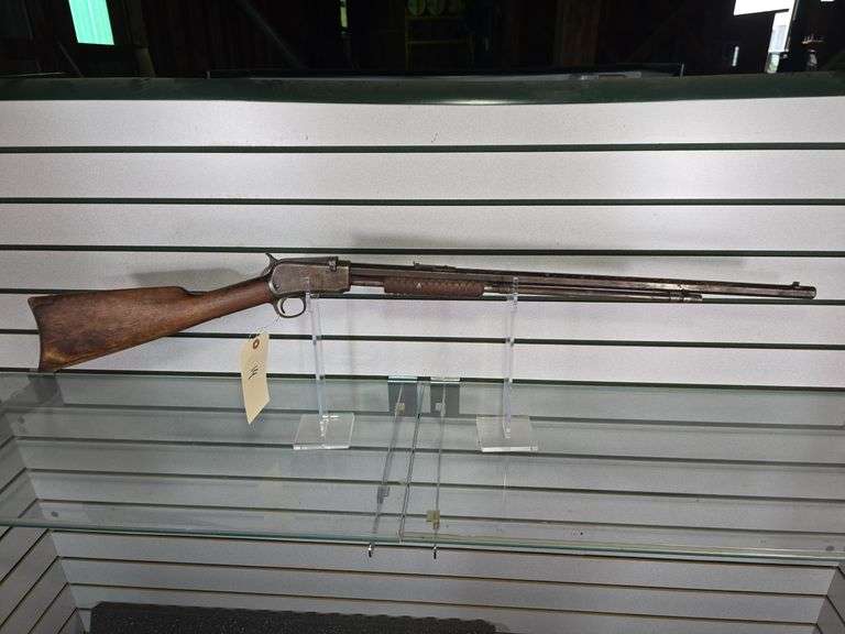 WINCHESTER MODEL 90. 22 W.R.F OCTAGONAL BARREL, PUMP ACTION RIFLE. BULLET STUCK IN THE CHAMBER. BLUING LOSS, SURFACE RUST. S/N: 799468.