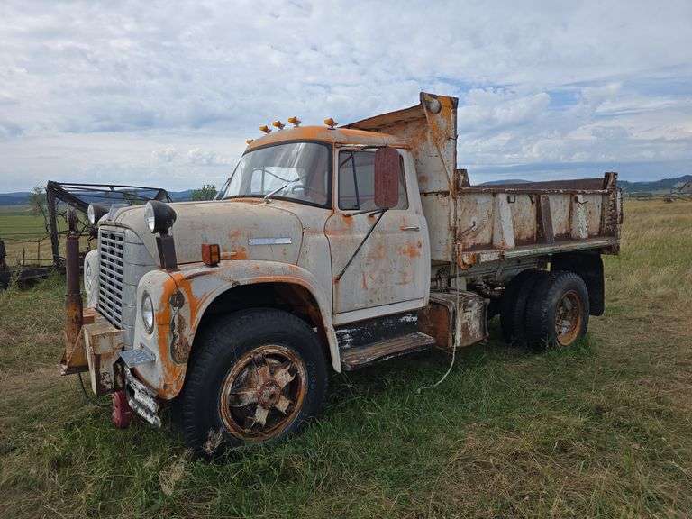 INTERNATIONAL LOADSTAR DUMP TRUCK. NEEDS CARB WORK. AUTO. PLAN TO HAUL. THIS VEHICLE IS LOCATED NORTH OF STURGIS!  ***THIS VEHICLE SELLS WITH TITLE!***