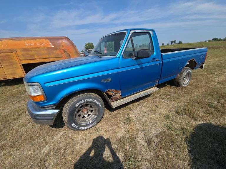 1994 FORD F-150. 4.9L 300CI INLINE 6CLY. MANUAL. CLUTCH IS OUT. STARTS AND RUNS. 2WD. RUST. INTERIOR IS NICE. ***THIS VEHICLE SELLS WITH TITLE!***