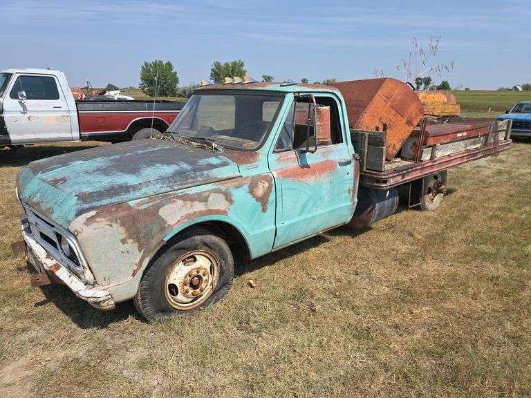 GM DUALLY MORE INFO TO COME. NON-RUNNING. BELIEVED TO BE 305CI, IT IS A V-6. ***THIS VEHICLE SELLS WITH TITLE!***