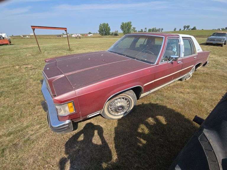MERCURY GRAND MARQUIS, 5.0L FUEL INJECTED V8. NON-RUNNING. ***THIS VEHICLE SELLS WITH TITLE!***