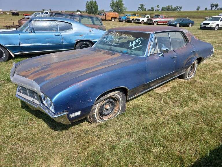 1970 BUICK SKYLARK 4-DOOR. 350-2 V8. NON-RUNNING. DRIVELINE FELL OUT WHILE LOADING, NEED CAPS AND BOLTS TO PUT IT BACK IN REAR END. ***THIS VEHICLE SELLS WITH TITLE!***