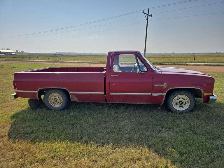 1982 CHEVROLET CUSTOM DELUXE 10. 2WD, MANUAL. 4.1L INLINE 6 CYL. SHORTER FRONT COIL SPRINGS, AND FLIPPED AXLE FOR LOWERED RIDE HEIGHT. STOCK PARTS ARE IN THE BACK. AM RADIO. RUNS AND DRIVES GREAT. 57K ORIGINAL MILES. ***THIS VEHICLE SELLS WITH TITLE!***