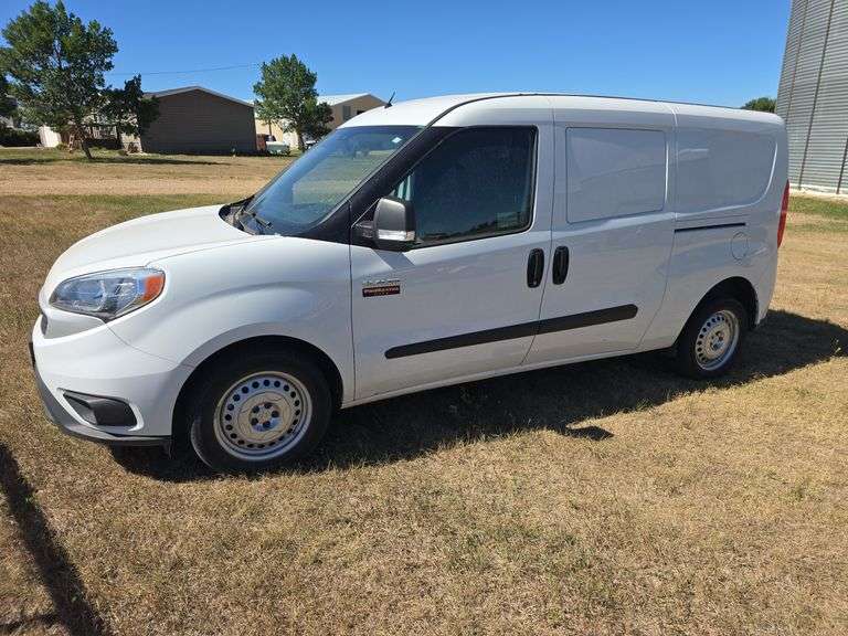 2022 RAM PROMASTER CITY VAN. 25K MILES. RUNS AND DRIVES AS IT SHOULD. FEW DINGS. 2.4L MULTI AIR ENGINE. ***SELLS WITH TITLE***