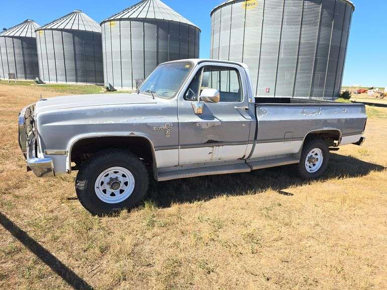 1984 CHEVROLET SILVERADO CK109 6.2LTR DSL, AUTO. SHOWS 131K MILES. NEW BATTERIES,  RUNS, DRIVES, STOPS. BLOWER MOTOR, HEAT AND AC NOT WORKING  **SELLS WITH TITLE**