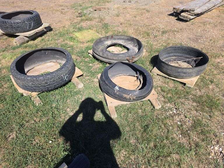 MINERAL FEEDERS.