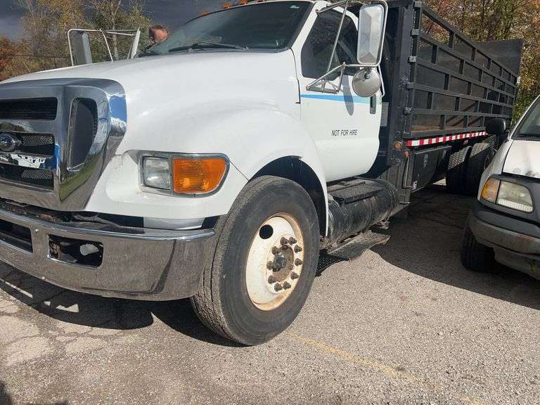 2011 FORD F-650 -