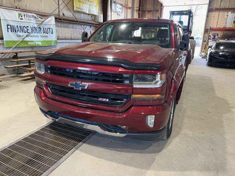 2017  CHEVROLET  Silverado  LT