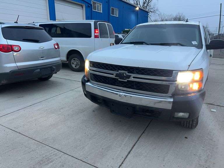 2009  CHEVROLET  Silverado  LT  327220  1GCEc29J19z216923