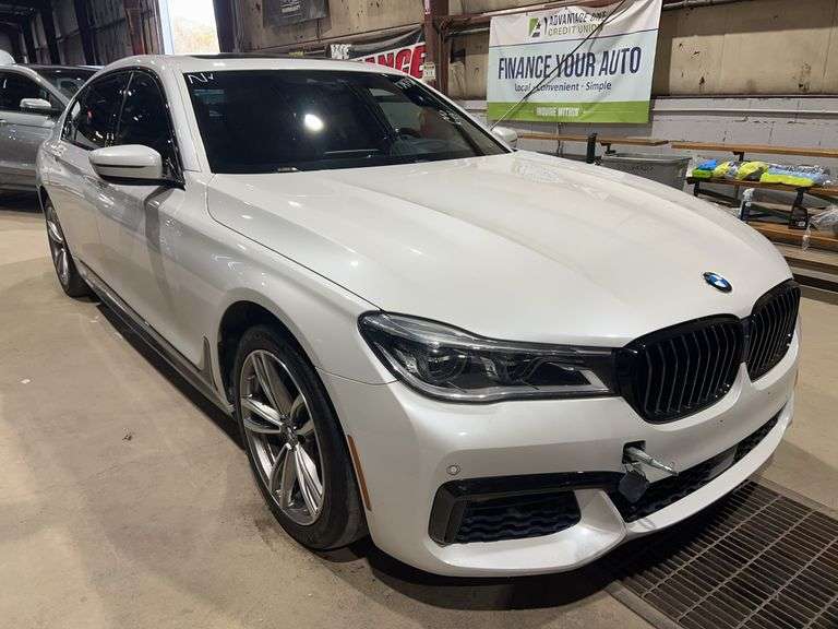 2018 BMW 750i  xDrive Sedan