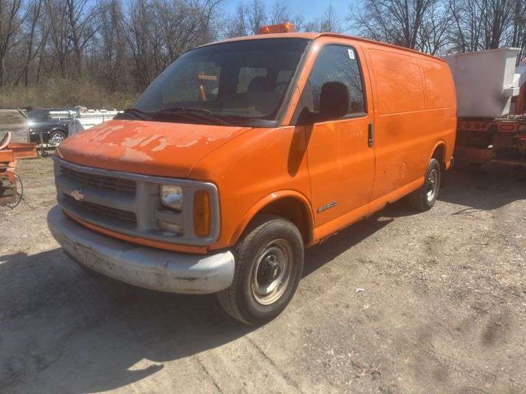 2000 CHEVROLET Express 1GCGG25R2Y1262556 40130001