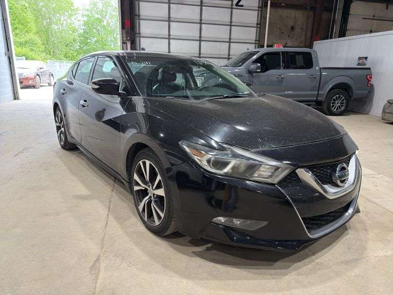 2017  NISSAN  Maxima  SL