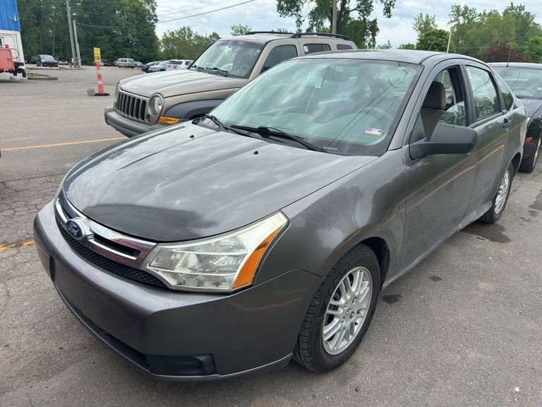 2010  FORD  Focus  SE
