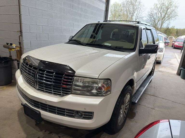 2010  LINCOLN  Navigator  -