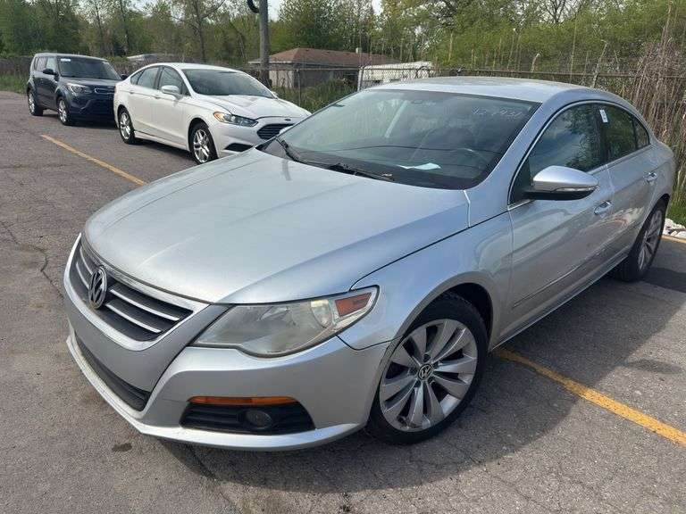2010  VOLKSWAGEN  Passat  CC