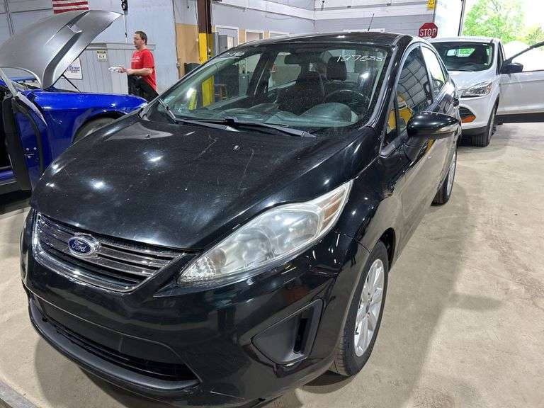 2013  FORD  Fiesta  SE