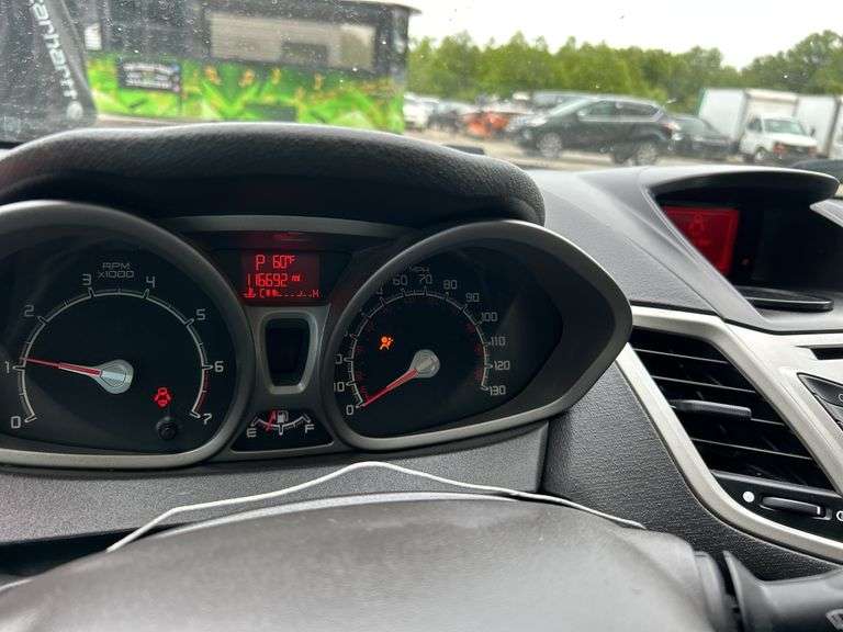 2013  FORD  Fiesta  SE