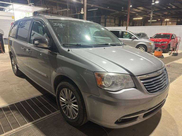 2013 CHRYSLER Town and Country 2C4RC1CG0DR818661