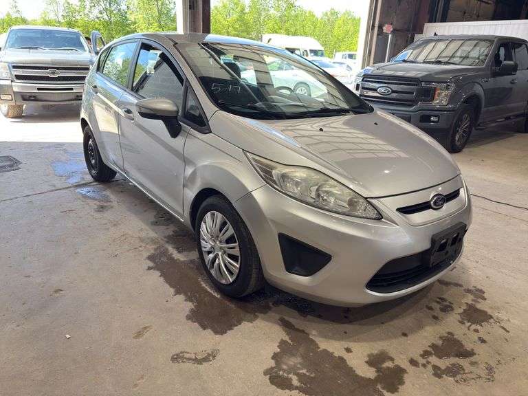 2013  FORD  Fiesta  SE
