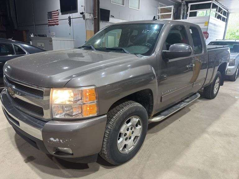 2011  CHEVROLET  Silverado  LTZ