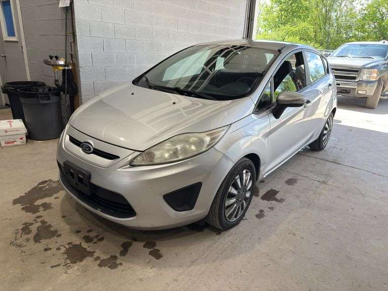 2013  FORD  Fiesta  SE