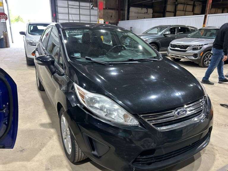 2013  FORD  Fiesta  SE