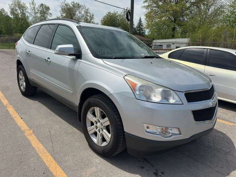 2011 CHEVROLET Traverse LT 1GNKRGED9BJ137087