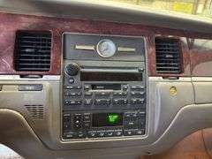 2005  LINCOLN  Town Car  -