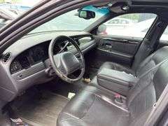 1999 LINCOLN Town Car Touring 1LNFM82W9XY602336 VMI-2516-1568-MI