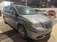 2013 CHRYSLER Town and Country 2C4RC1CG0DR818661