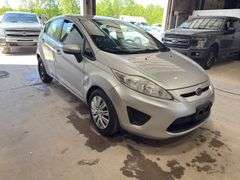 2013  FORD  Fiesta  SE